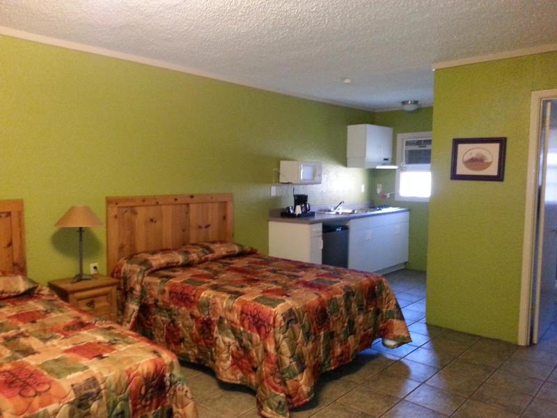 Double or Twin Room image 3