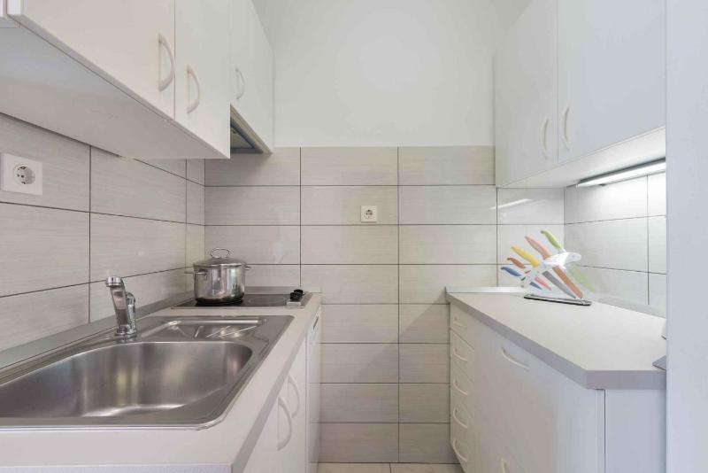 Apartment 1 image 3