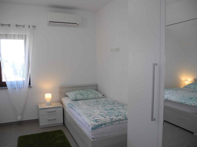 Apartment 1 image 2