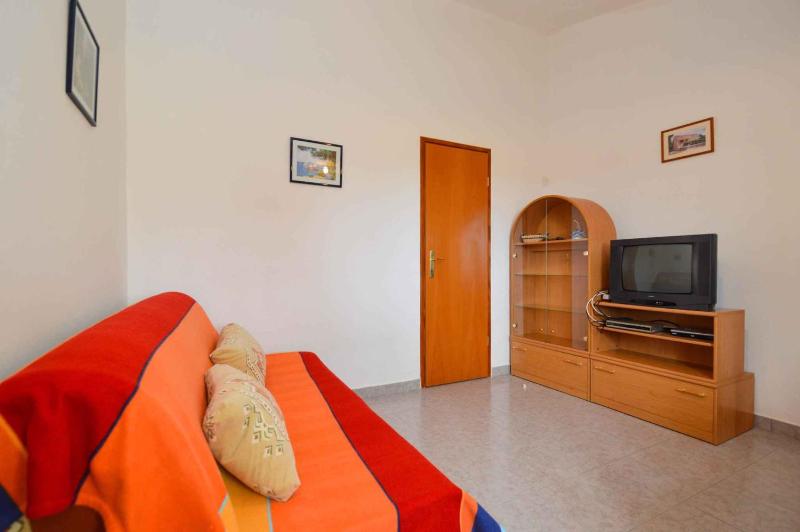 Apartment 1 image 1