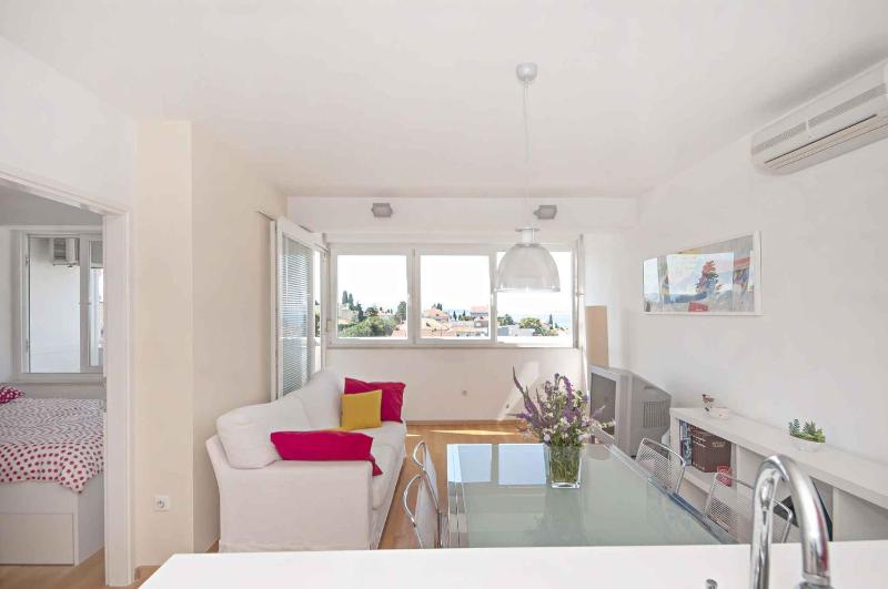 Apartment 1 image 2