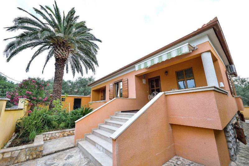 Villa image 4