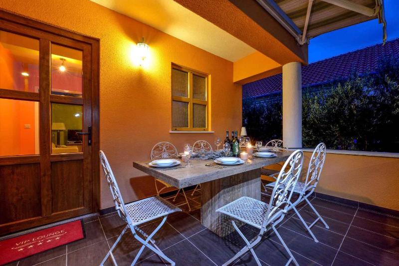 Villa image 2