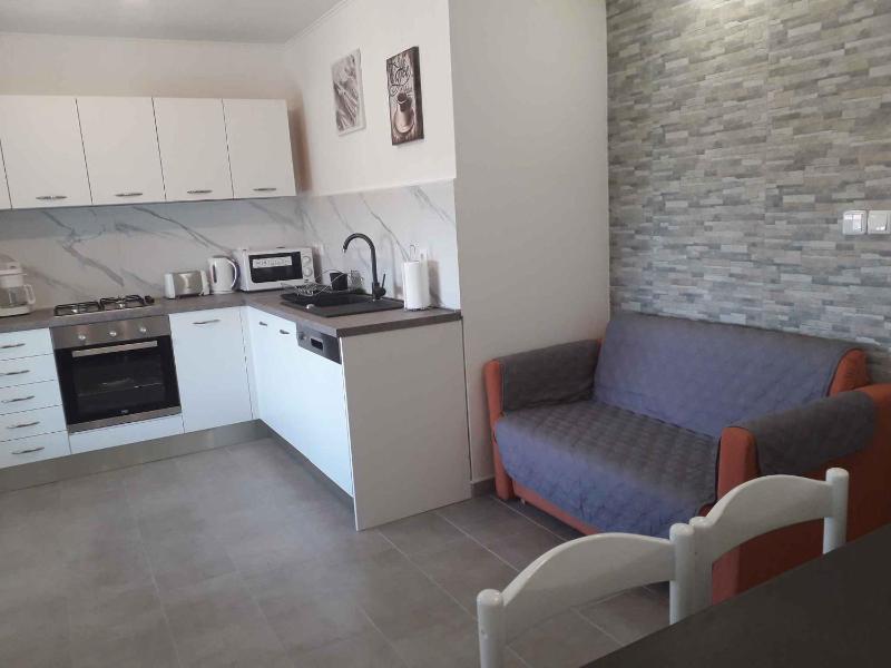 Apartment in Lopar with Two-Bedrooms 2 - image 7