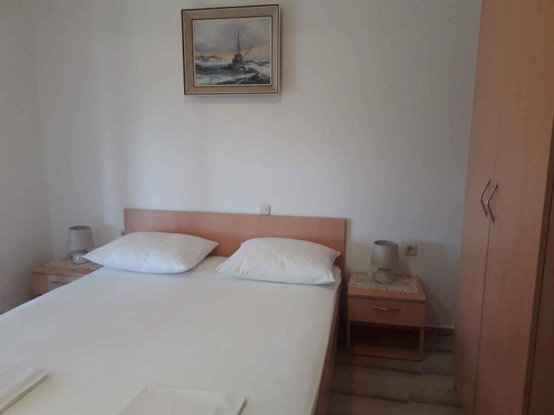 Apartment in Lopar with Two-Bedrooms 2 - image 13