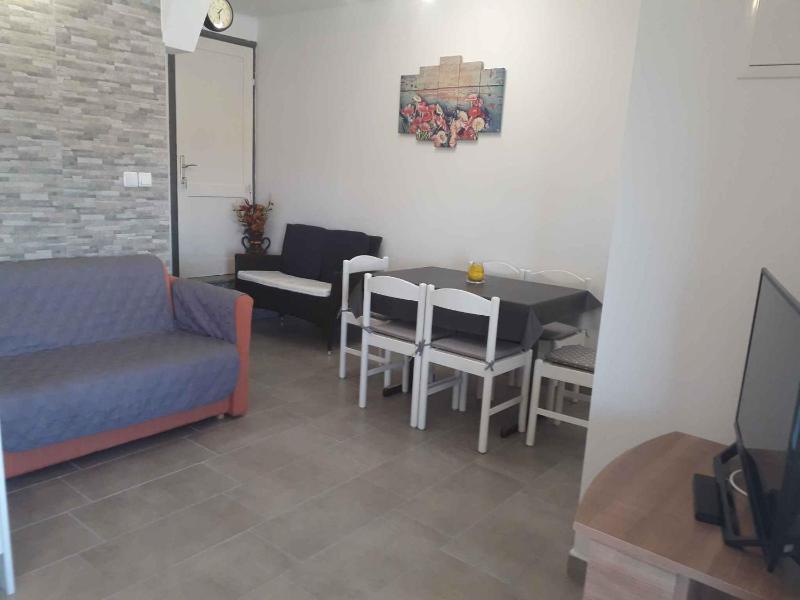 Apartment in Lopar with Two-Bedrooms 2 - image 15