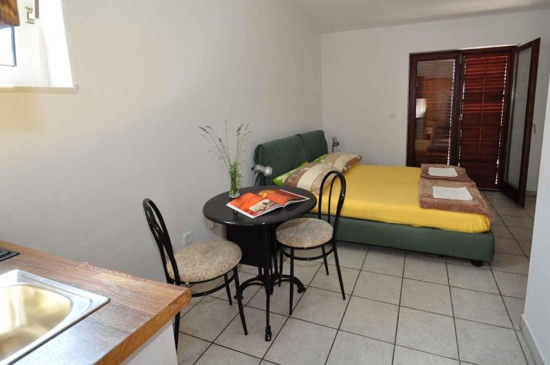 Apartment 1 image 2
