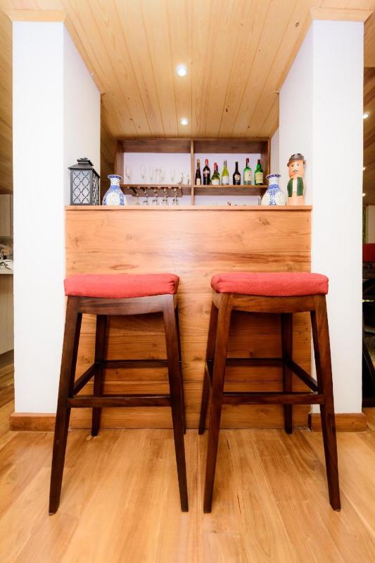 HummingBird Hill Cottage - image 17