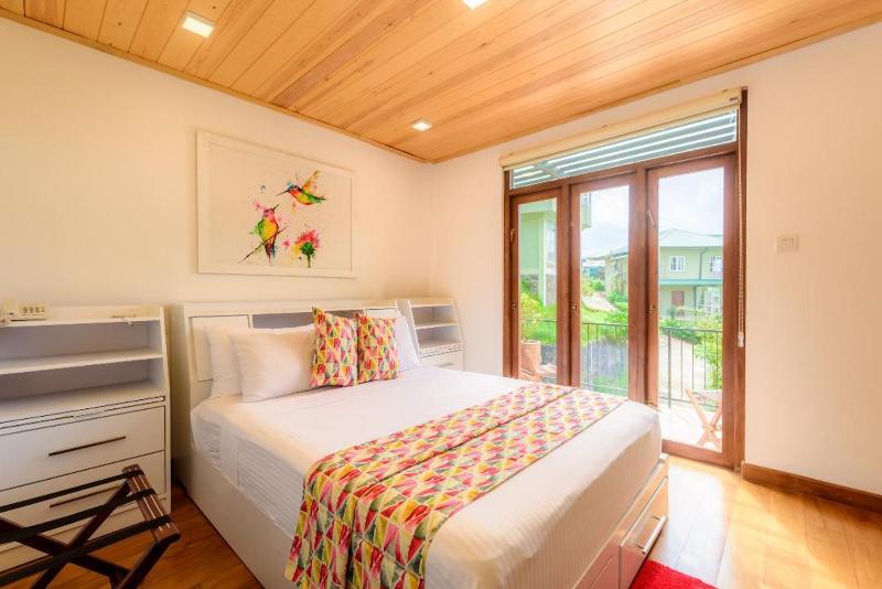 HummingBird Hill Cottage - image 13