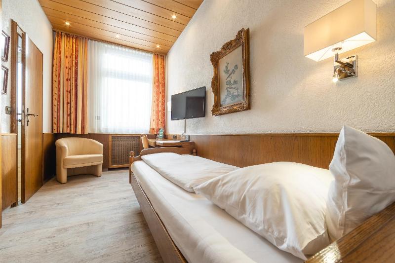 Standard Single Room image 2