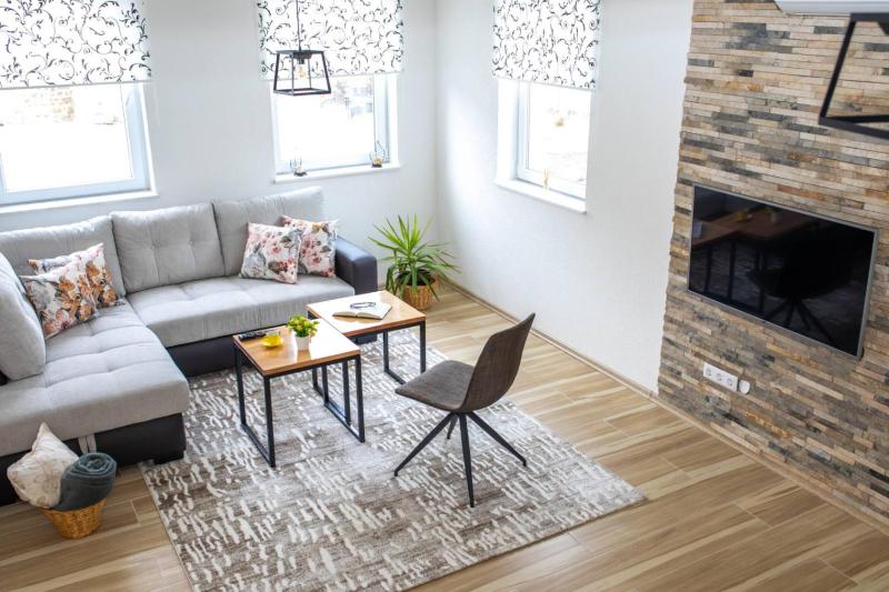 One-Bedroom Apartment image 1