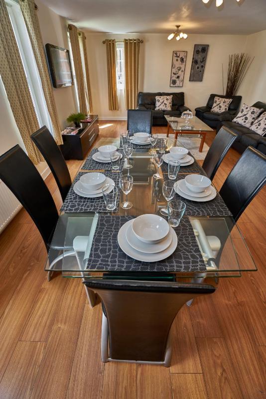 Three-Bedroom Apartment (6 Persons) image 3