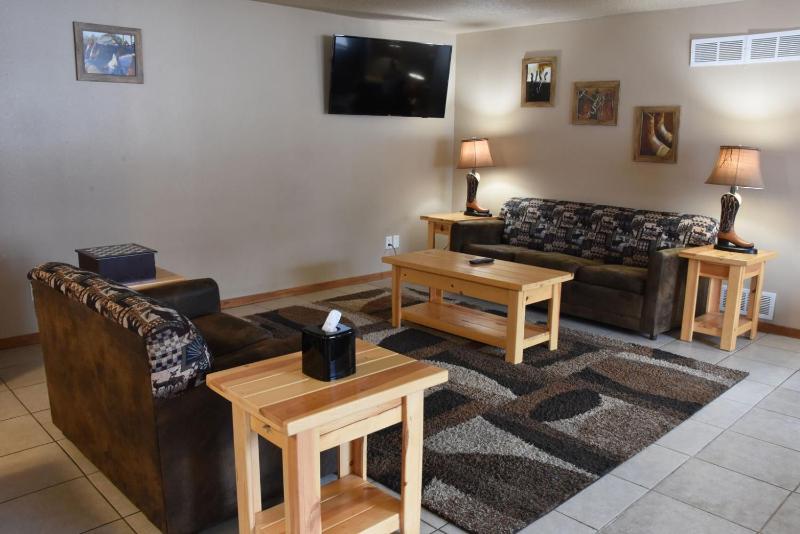 Three-Bedroom Townhouse image 4