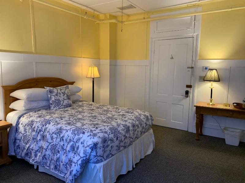Superior Queen Room image 4