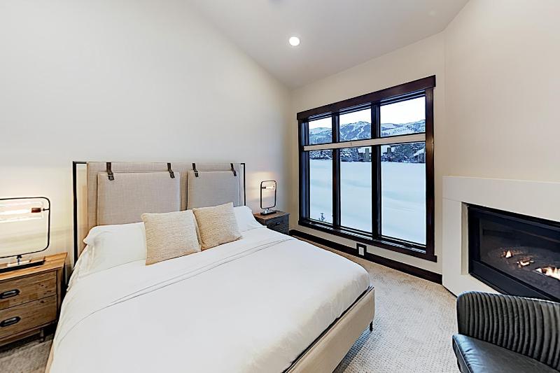 Four-Bedroom Apartment image 3