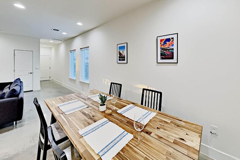 Three-Bedroom House image 2