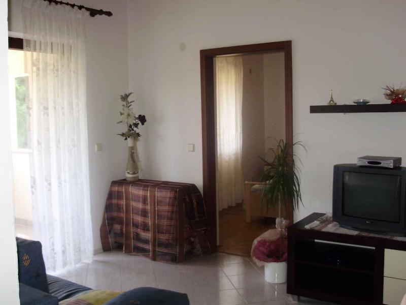 Apartment 1 image 3
