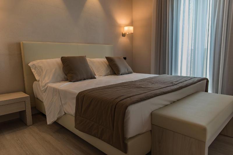 Superior Double Room with Terrace image 3