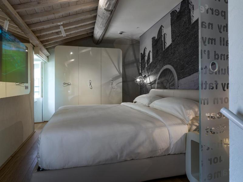 Superior Apartment image 1