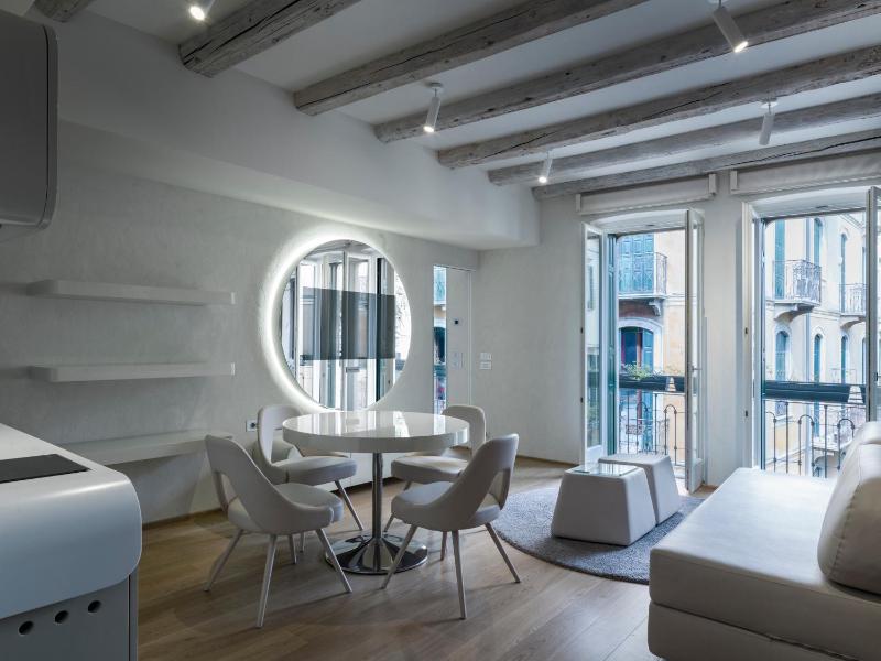 Lords of Verona Luxury Apartments - image 1
