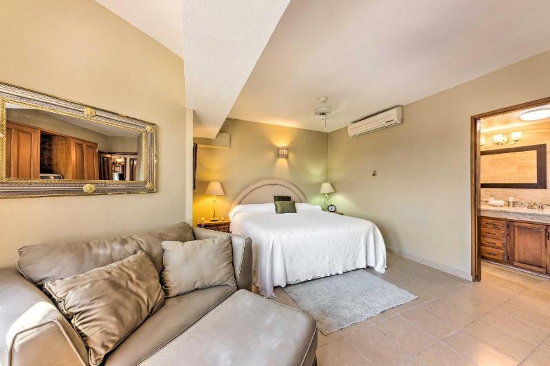 Condo in Plaza Nautica < 1 Mile to The Arch! - image 7