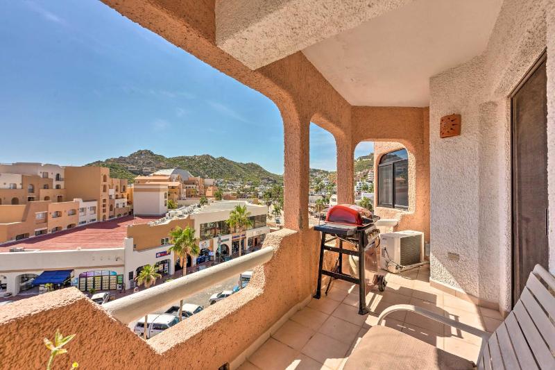 Condo in Plaza Nautica < 1 Mile to The Arch! - image 3