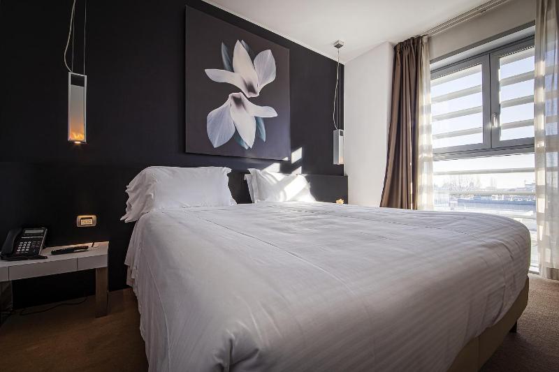 Standard Double Room image 1