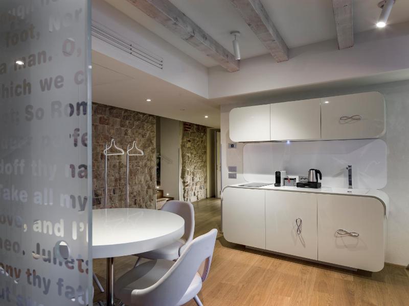 Lords of Verona Luxury Apartments - image 15