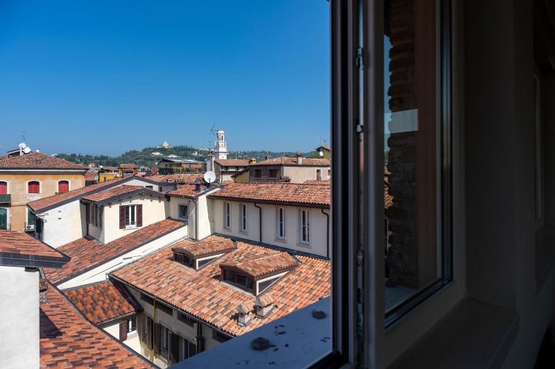 Lords of Verona Luxury Apartments - image 10