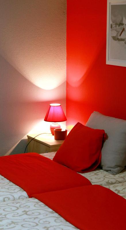 Twin Room with Lake View image 4