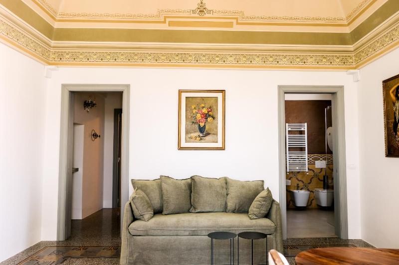 King Suite with Sea View image 4