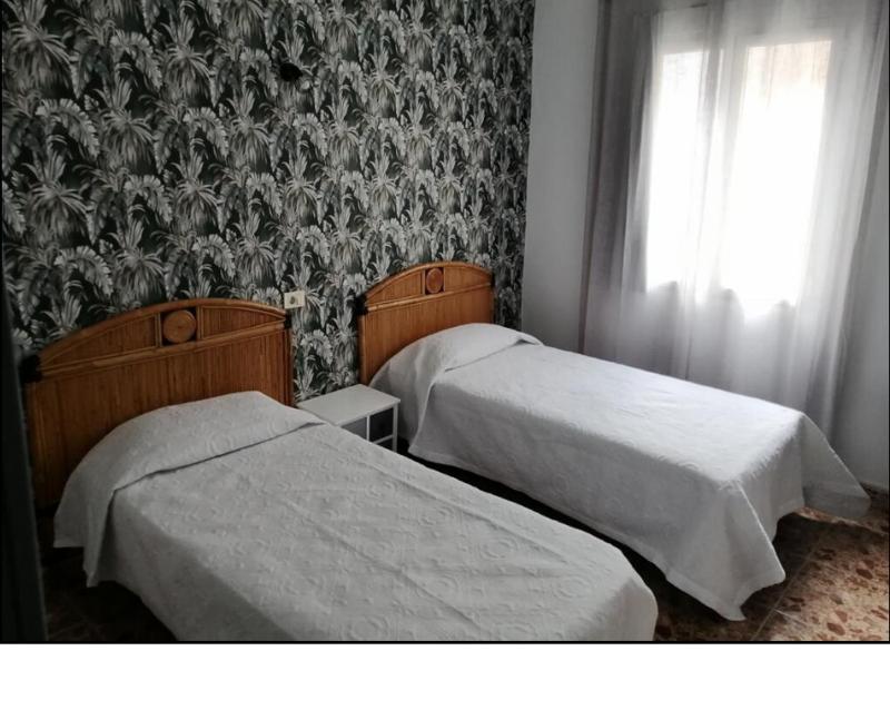 Alcaravaneras Hostel - image 10