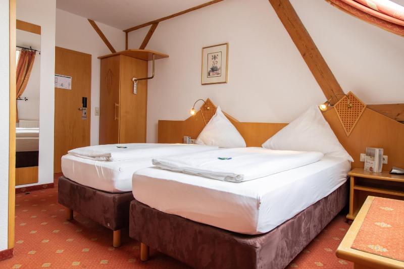 Double Room image 4