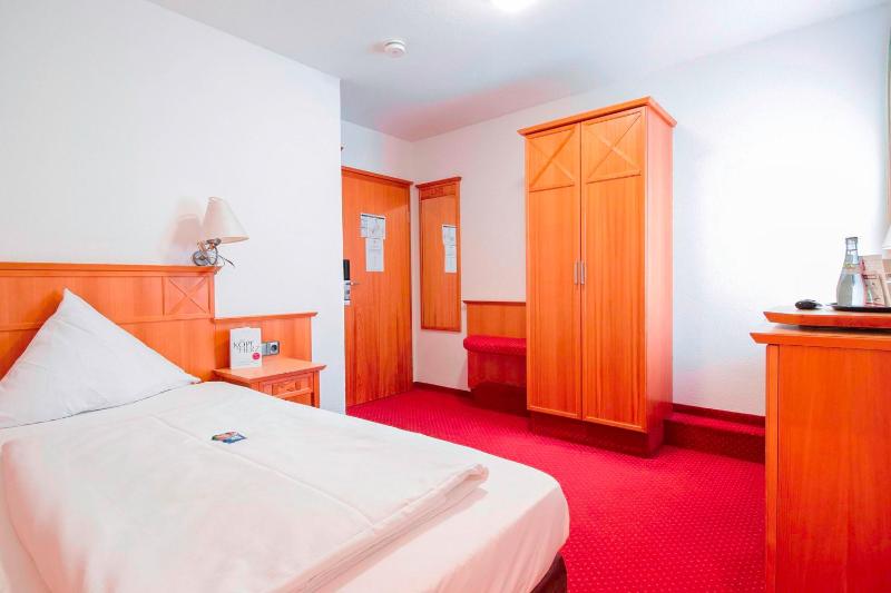 Single Room image 1