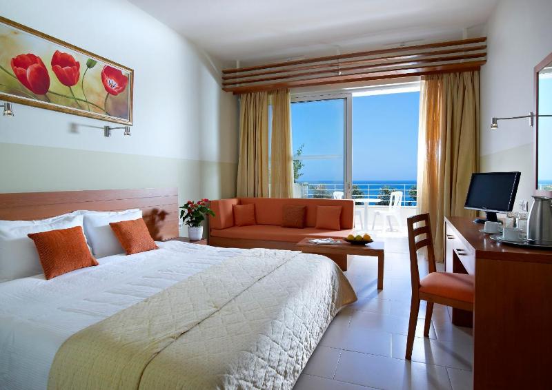 Twin Room with Sea View image 2