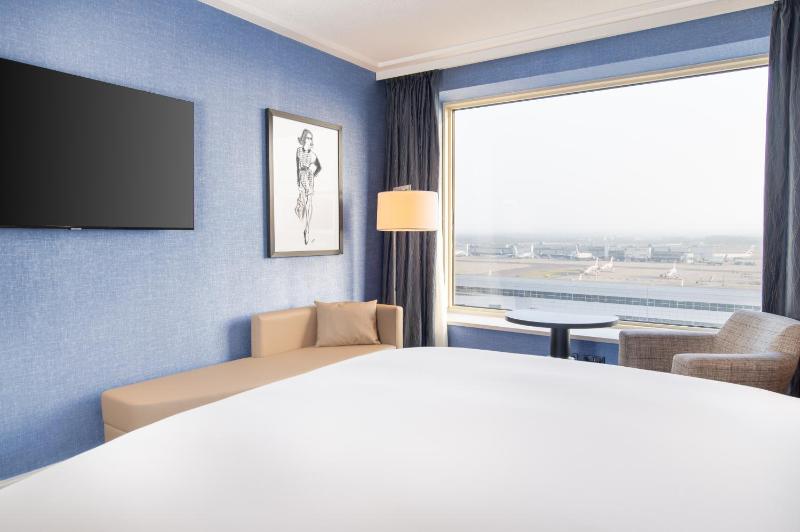 Luxury Queen Room image 3