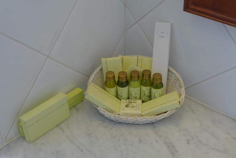 Double Room Terrace, with Garden and Old Port view image 4