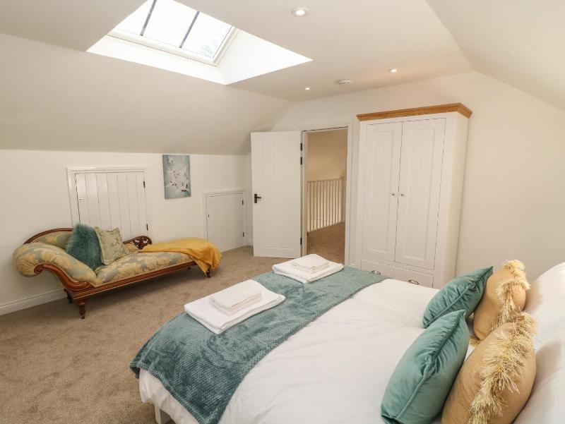 Oak Cottage - image 3