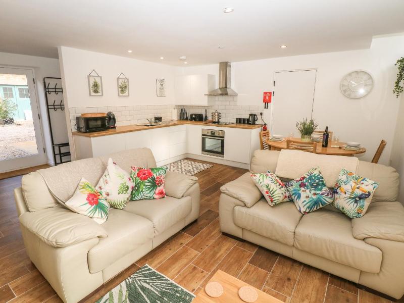 Holly Cottage - image 22