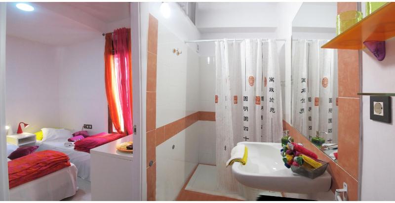 Double or Twin Room image 4
