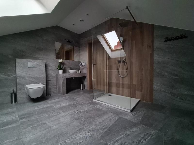Standard Double Room image 2