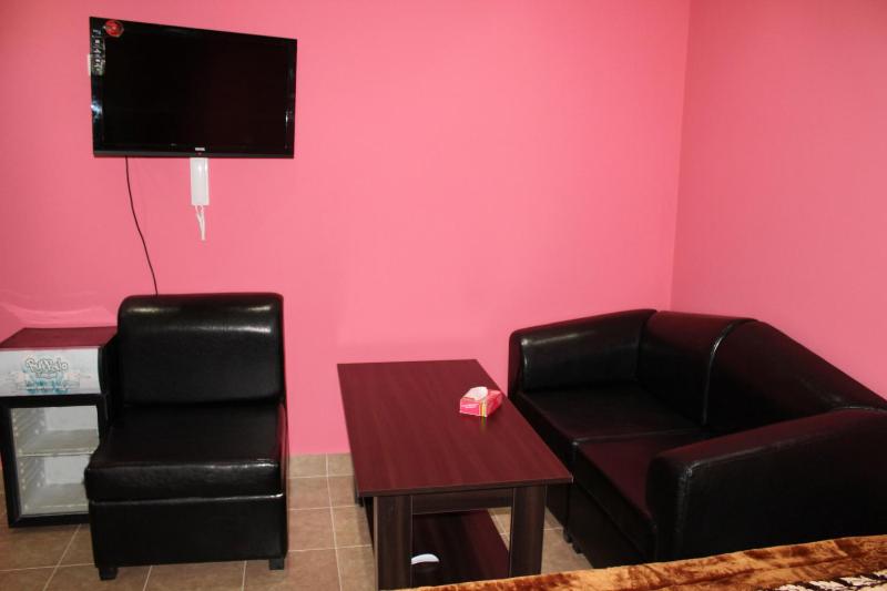 Economy Double Room image 4