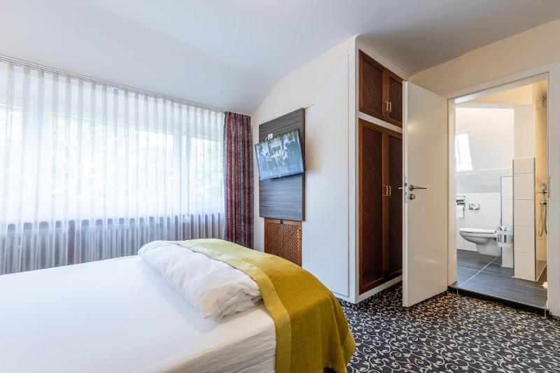 Double Room image 1