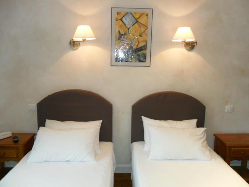 Superior Double Room image 3