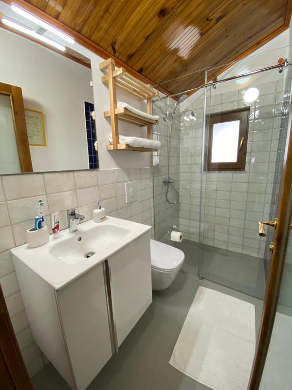 Deluxe Double Room image 2