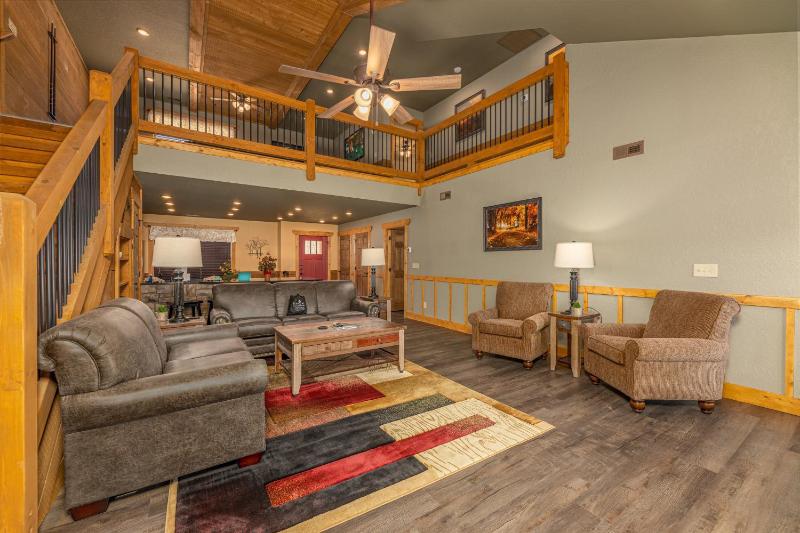 Three-Bedroom Chalet image 2