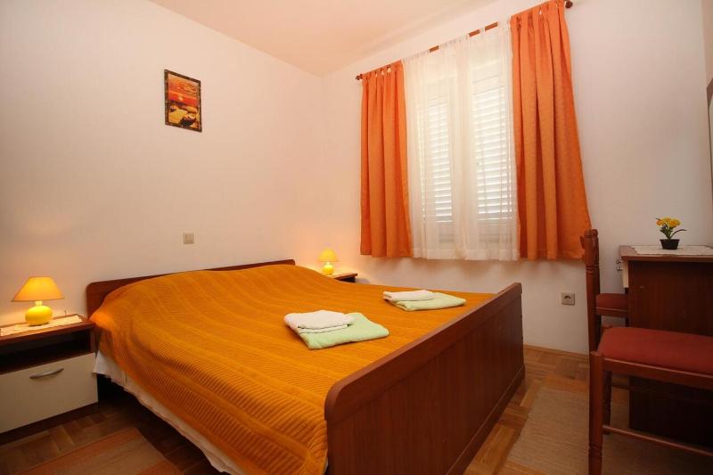 One-Bedroom Apartment with Terrace and Sea View image 1