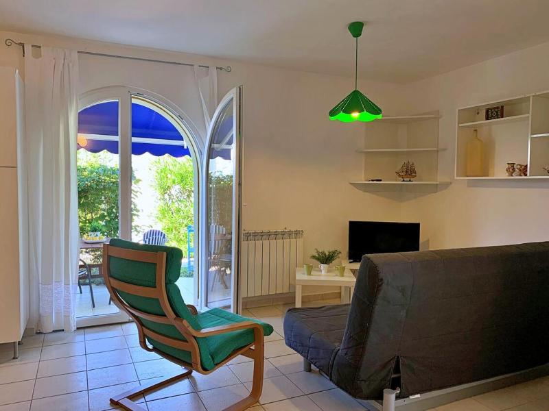 One-Bedroom Apartment with Terrace image 3