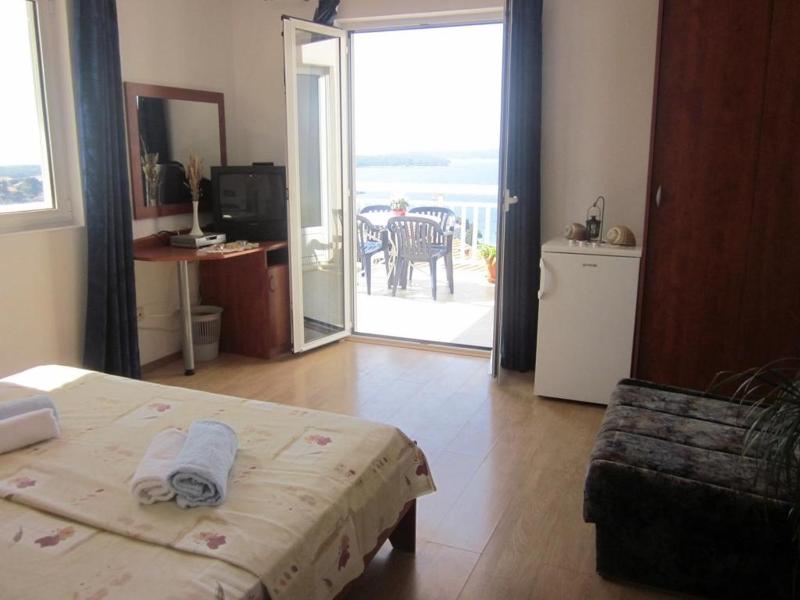 Room in Hvar town with sea view terrace air conditioning Wi-Fi (3666-3) - image 3