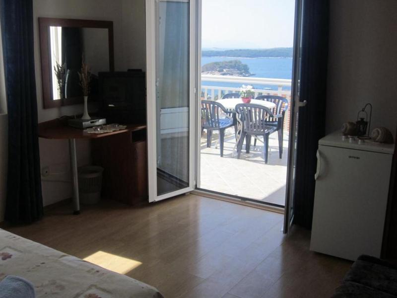 Room in Hvar town with sea view terrace air conditioning Wi-Fi (3666-3) - image 7